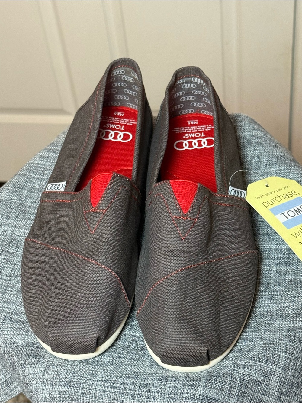 NWT Audi TOMS Men's Slip-On Canvas Shoes in Brown with Red Accents Sz 8.5